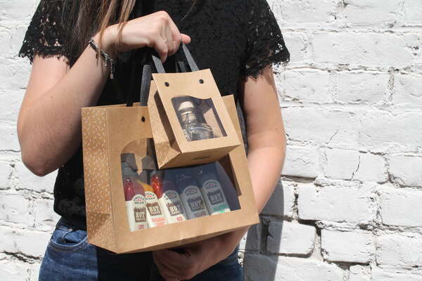 Imagen del producto Bolsa papel kraft con ventana delicatesen